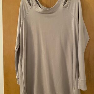 NWT Kenneth Cole Reaction Women's Cold Shoulder Long sleeve - Size Large